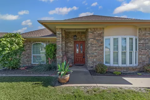 711 Aqua Vista Dr, Granbury, TX 76049