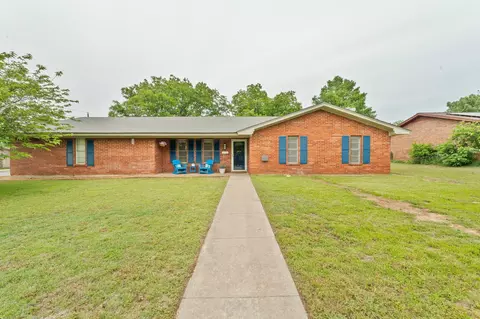 2585 Jasmine St, Stephenville, TX 76401