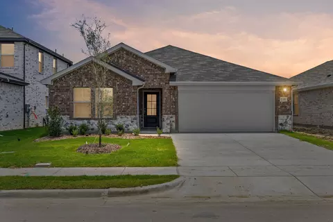 215 Sugarlands Dr, Greenville, TX 75402