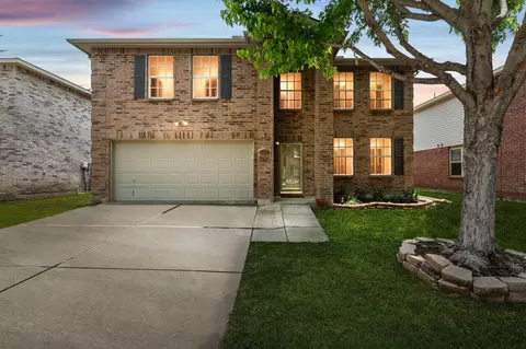 1812 Elk Lake Trl, Justin, TX 76247