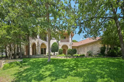 1 Hamper Ct, Trophy Club, TX 76262