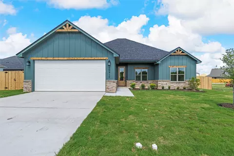 10917 Granada Dr, Waco, TX 76708