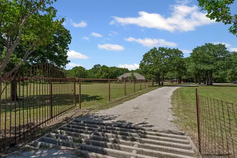 607 Friendship Rd, Weatherford, TX 76085