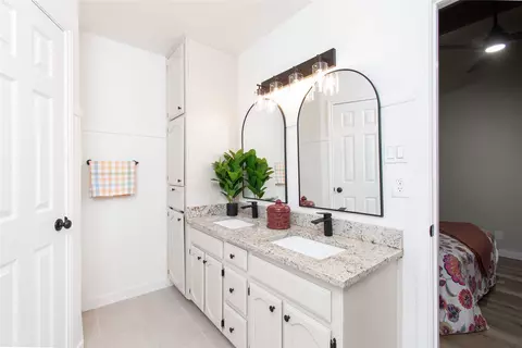 Bath - 3918 Trinity Dr, Temple, TX 76504 photo 3 of 3