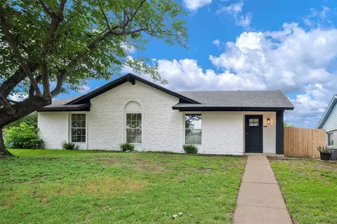 1505 Catalina Dr, Lewisville, TX 75067