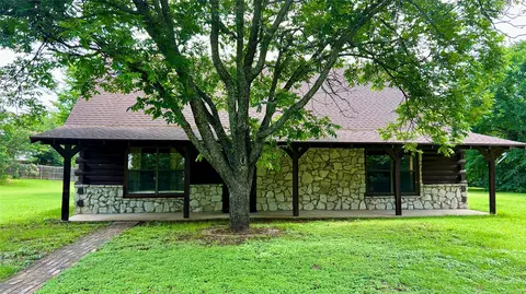 201 Cemetery Rd, Boyd, TX 76023