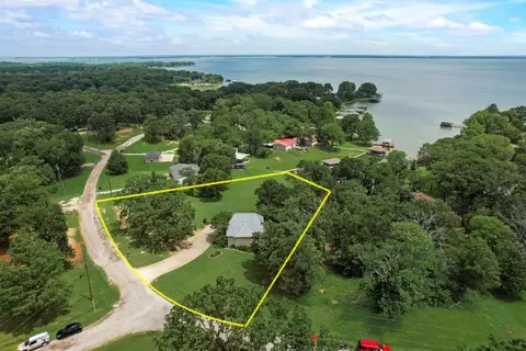 204 Knights Cir, Streetman, TX 75859