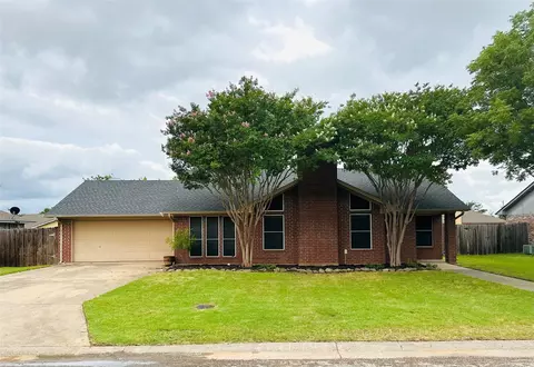 412 N Sierra Trl, Pilot Point, TX 76258