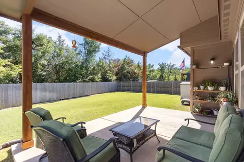 7820 Cottonwood Dr, Greenville, TX 75402