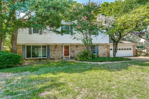 907 Glen Dell Dr, Irving, TX 75061