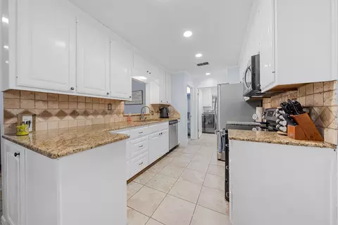 Kitchen - 22 Buttercup Cir, Waco, TX 76708 photo 2 of 3