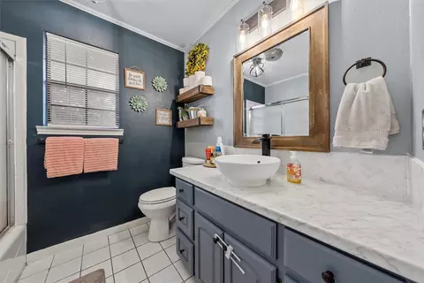 Bath - 22 Buttercup Cir, Waco, TX 76708 photo 3 of 7