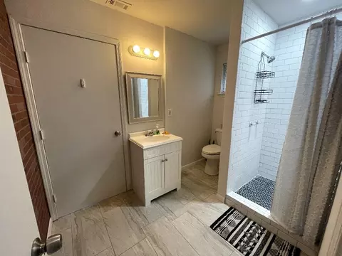 Bath - 22 Buttercup Cir, Waco, TX 76708 photo 6 of 7