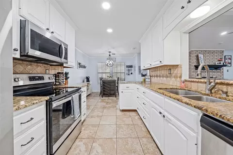 Kitchen - 22 Buttercup Cir, Waco, TX 76708 photo 1 of 3