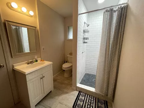 Bath - 22 Buttercup Cir, Waco, TX 76708 photo 7 of 7