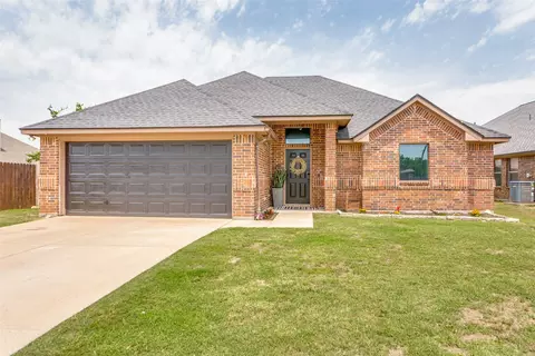 405 Lockwood Ln, Weatherford, TX 76087