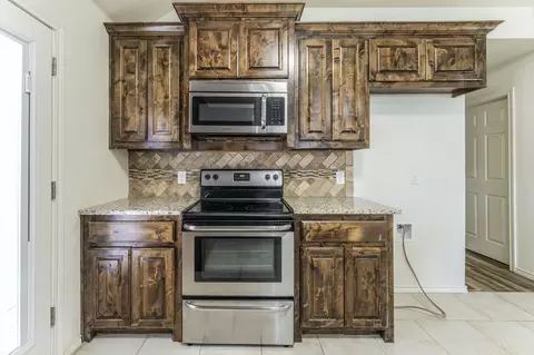 Kitchen - 232 Lovers Path Dr, Springtown, TX 76082 photo 3 of 4
