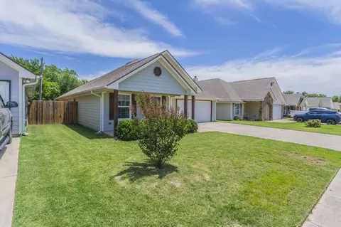 Exterior - 232 Lovers Path Dr, Springtown, TX 76082 photo 4 of 7