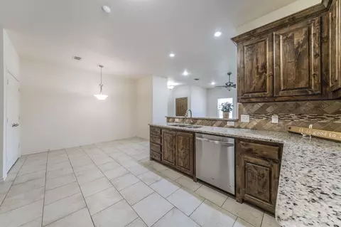 Kitchen - 232 Lovers Path Dr, Springtown, TX 76082 photo 2 of 4