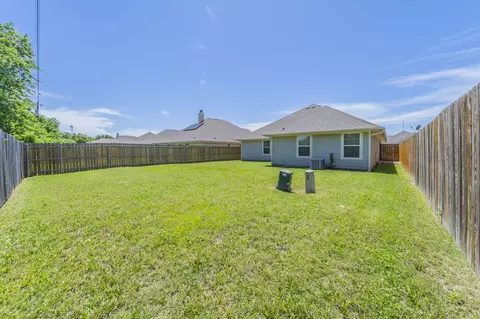 Exterior - 232 Lovers Path Dr, Springtown, TX 76082 photo 5 of 7