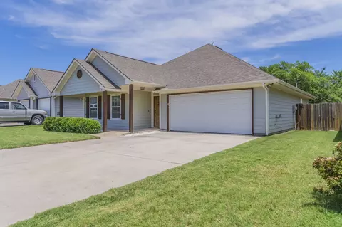 Exterior - 232 Lovers Path Dr, Springtown, TX 76082 photo 3 of 7