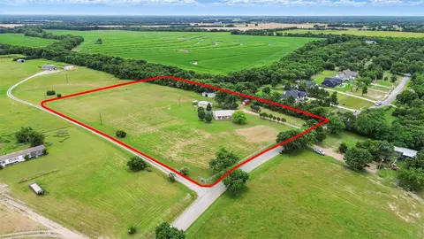 1256 Kentucky Town Rd, Whitewright, TX 75491