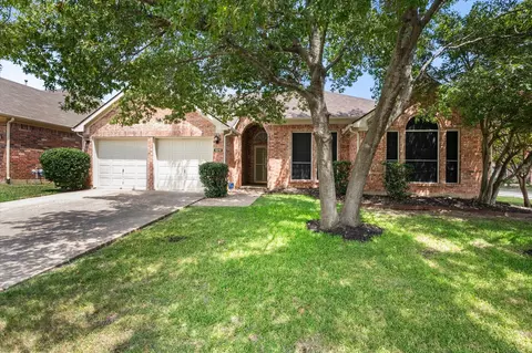 6319 Woolwich Dr, Arlington, TX 76001