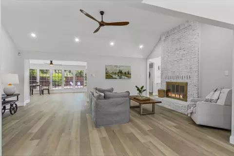 336 Pebble Knl, Highland Village, TX 75077