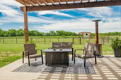 Exterior - 3547 County Road 1092, Celeste, TX 75423 photo 4 of 6