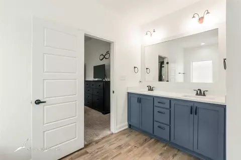 Bath - 7010 Jet Stream Dr, Abilene, TX 79606 photo 3 of 5