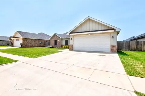 Exterior - 7010 Jet Stream Dr, Abilene, TX 79606 photo 2 of 6