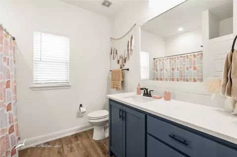Bath - 7010 Jet Stream Dr, Abilene, TX 79606 photo 4 of 5