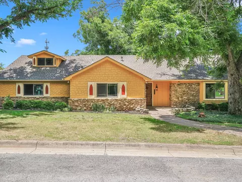 5217 Blue Valley Ct, Fort Worth, TX 76112