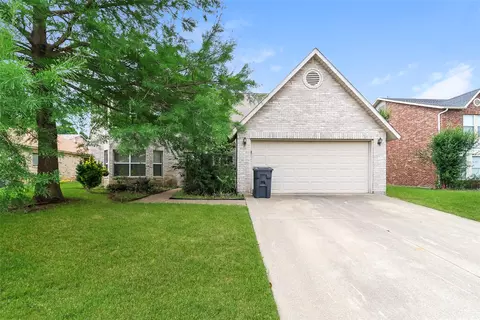 226 Miramar Dr, Arlington, TX 76002