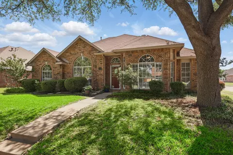 7100 Fox Dr, The Colony, TX 75056