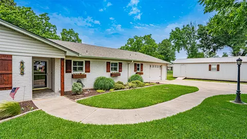 4104 Norfolk Bay Ct, Granbury, TX 76049