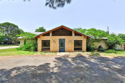 920 SW 3rd St, Hamlin, TX 79520