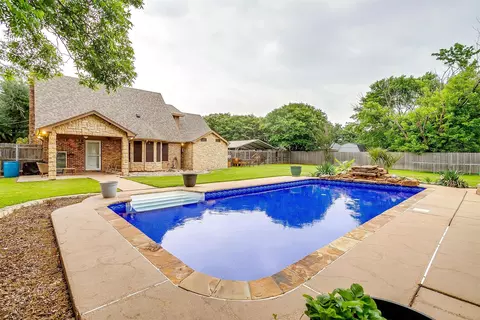 3106 Crockett St, Granbury, TX 76049
