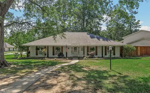 9856 High Point Dr, Shreveport, LA 71106