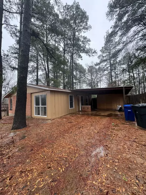 825 Willow Dr, Shreveport, LA 71118