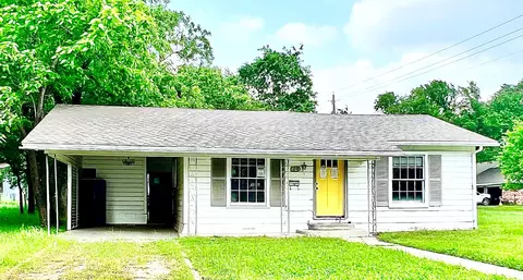 801 W State St, Groesbeck, TX 76642