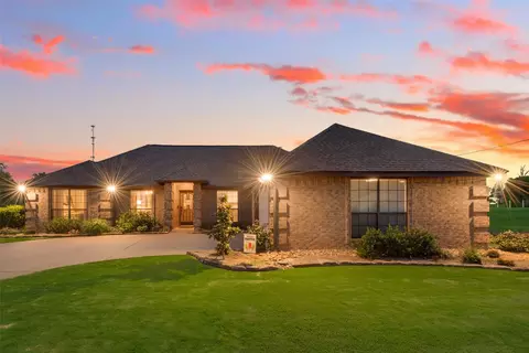 407 W Park Ave, Weatherford, TX 76086