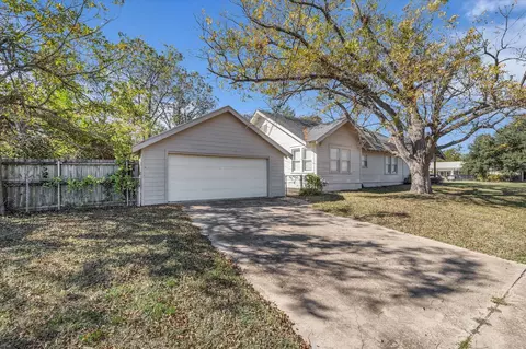 Exterior - 2700 Pine Ave, Waco, TX 76708 photo 4 of 7