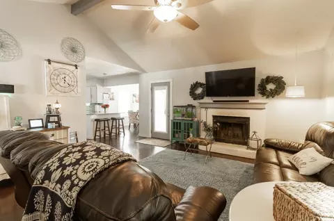 6304 Kary Lynn Dr S, Watauga, TX 76148