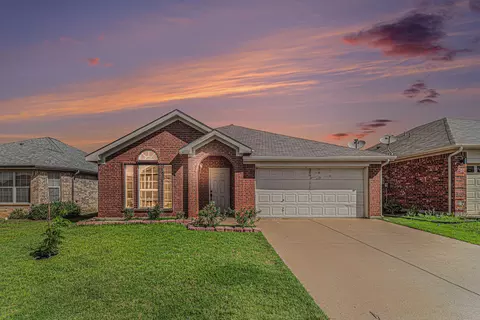 4720 Topaz Ln, Granbury, TX 76049