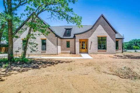 407 Baldwin Dr, Joshua, TX 76058