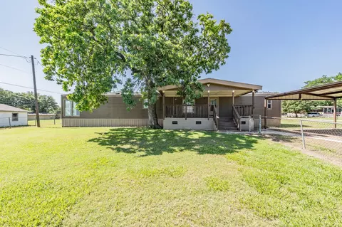 1820 Coral Rd, Pelican Bay, TX 76020