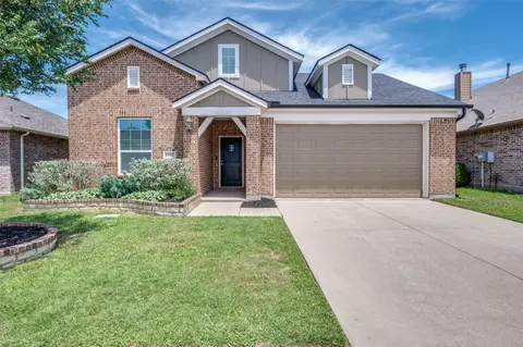 1317 Roadrunner Dr, Little Elm, TX 75068