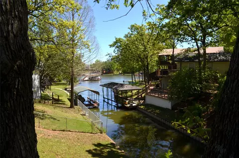 123 Little River Bnd, Mabank, TX 75156