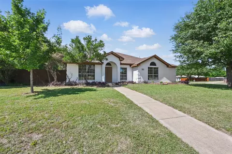 731 High Knoll Dr, Midlothian, TX 76065